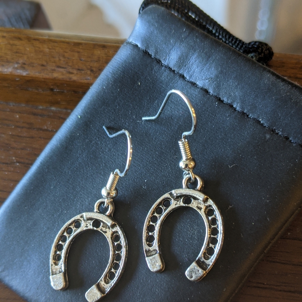 NWOT San Antonio Spurs Style Earrings